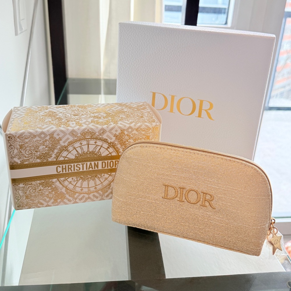 [BRAND NEW] Christian Dior Beauty GWP Gold Metallic Make-up Pouch with Logo 24